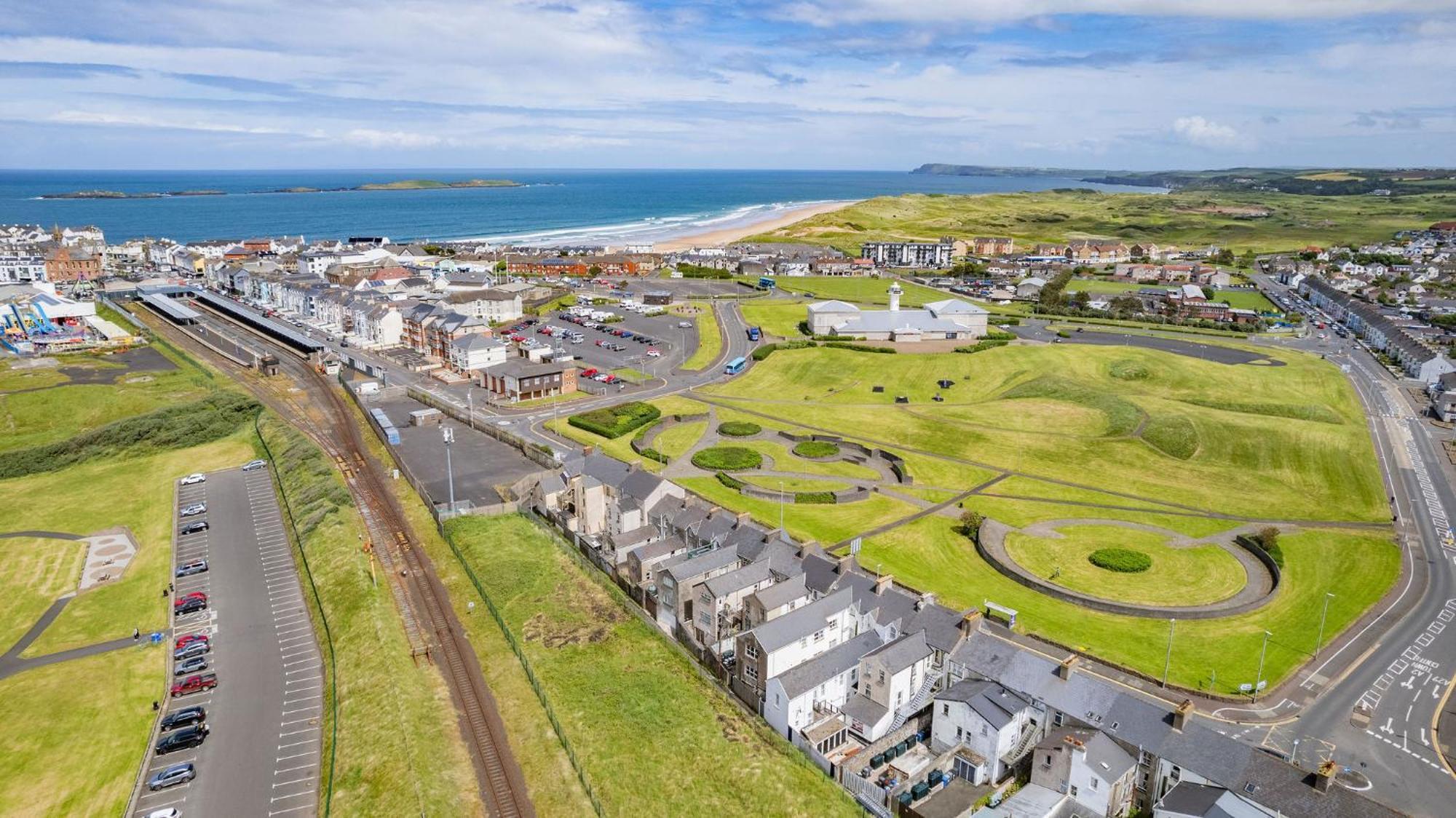Апартаменти 6 Dunluce Park - Portrush By The Sea Екстер'єр фото